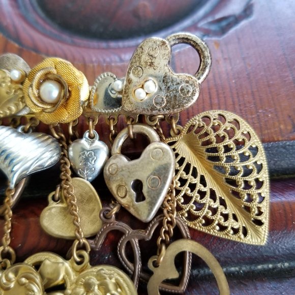 Baroque Brooch Pin with Heart Collage Dangles - Picture 4 of 13